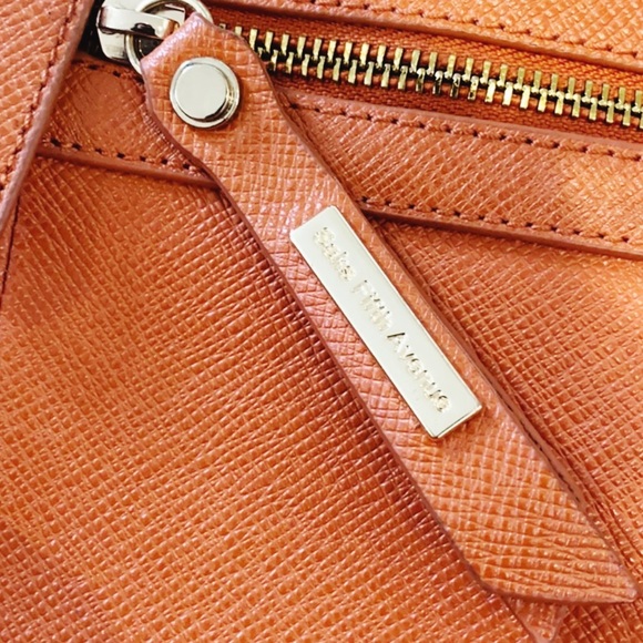 Saks Fifth Avenue leather purse - Picture 4 of 5